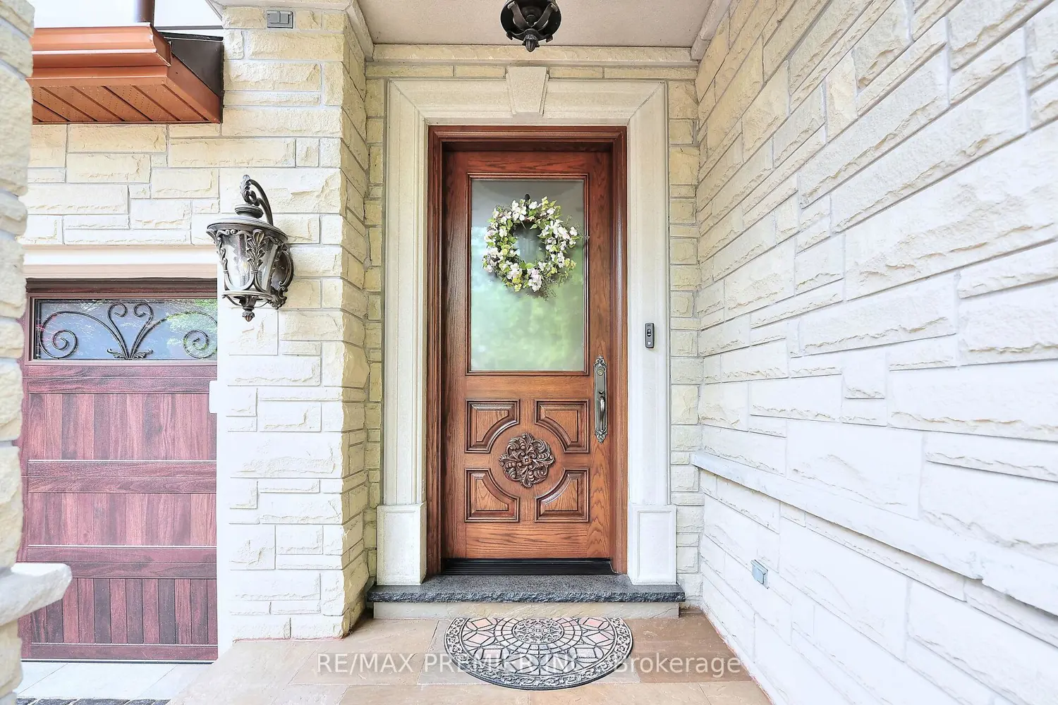 111 Arista Gate photo 3