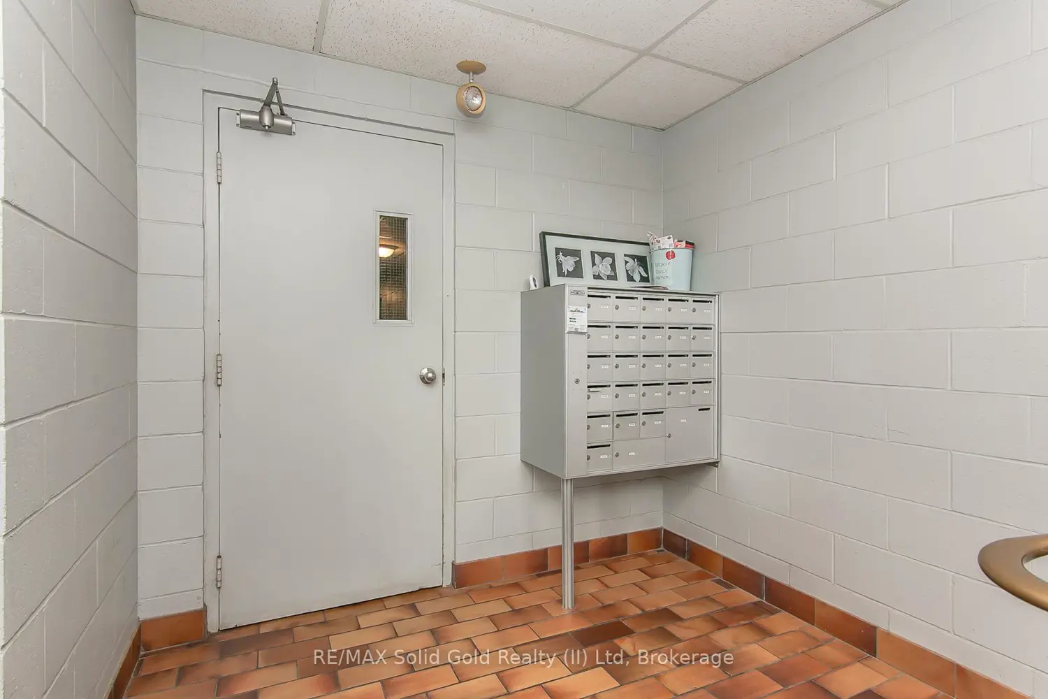 4 Avalon Place 308 photo 2