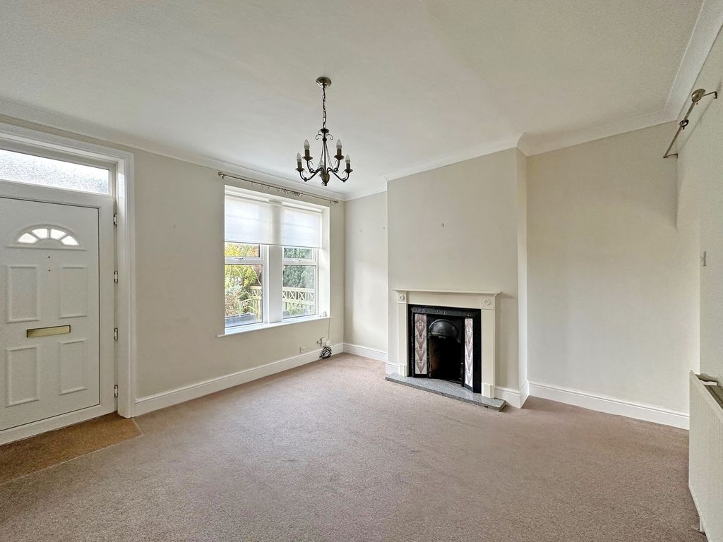 3 bed terraced house for saleStonefall Avenue, Harrogate HG2 photo 2