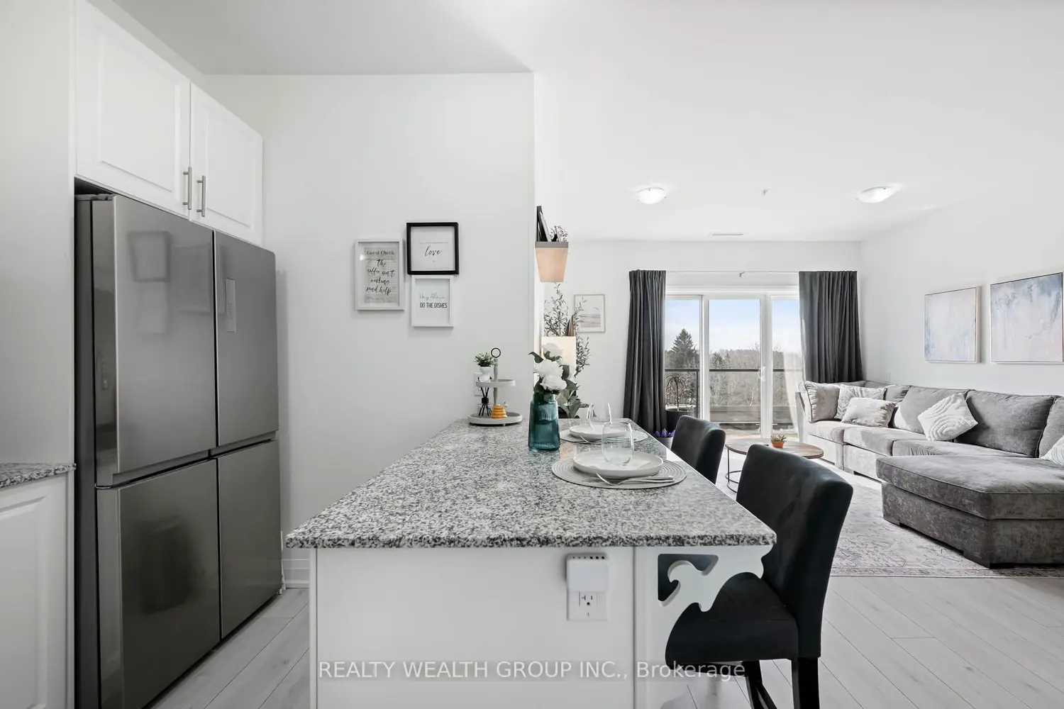 64 Queen Street 608 photo 3