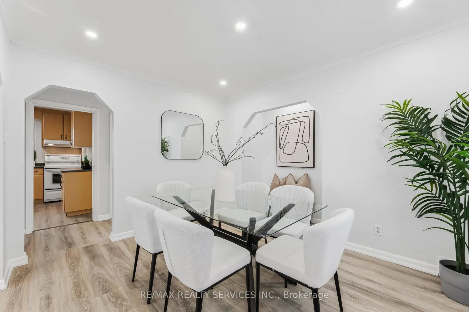 6 Bonnyview Drive photo 3
