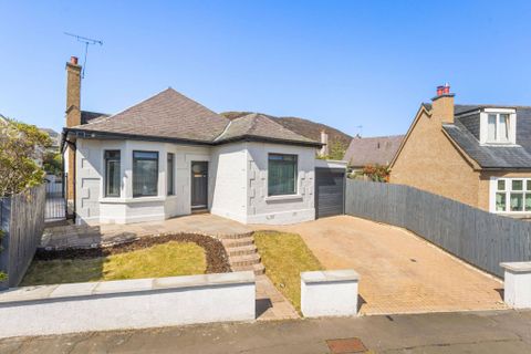 Kirkhill Drive, Prestonfield, Edinburgh EH16