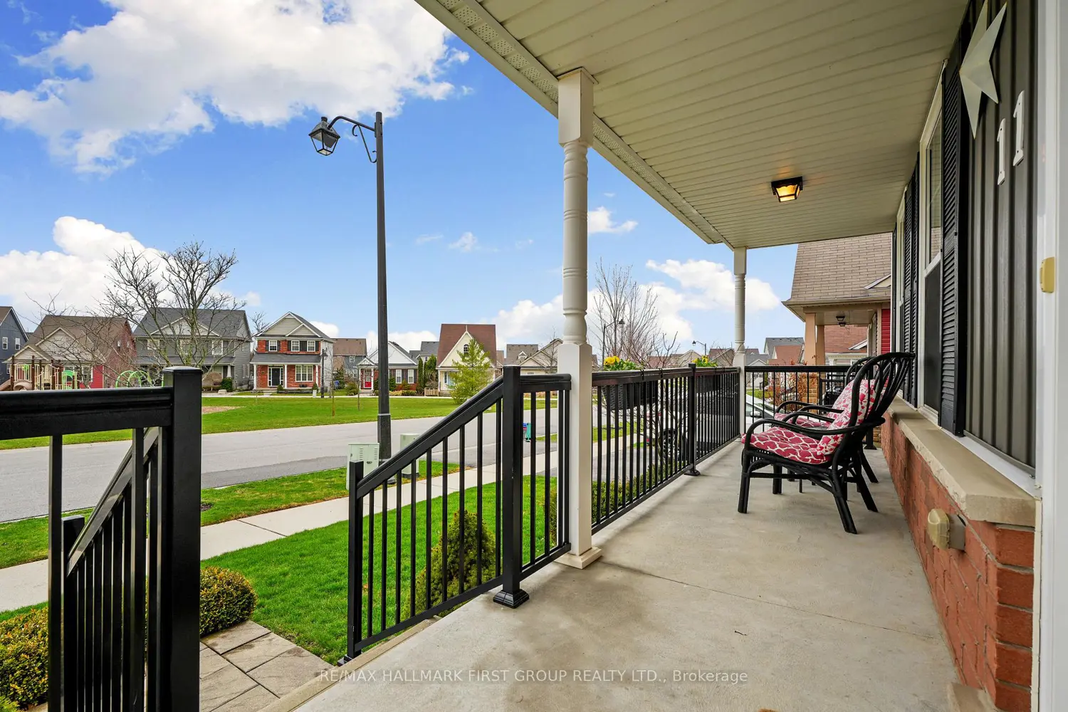 11 Bigwood Crescent photo 3