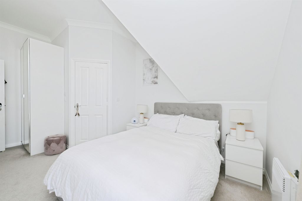 Additional image 9 of 2 bed flat for saleTaverners Way, Hoddesdon EN11