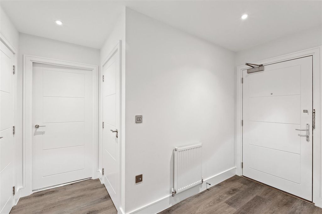Additional image 16 of 2 bed flat for saleBircherley Green, Hertford SG14