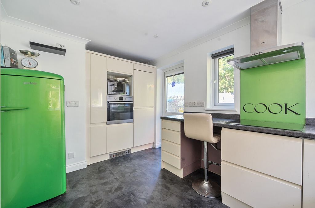 Additional image 4 of 3 bed semi-detached house for saleHaslemere, Surrey GU27