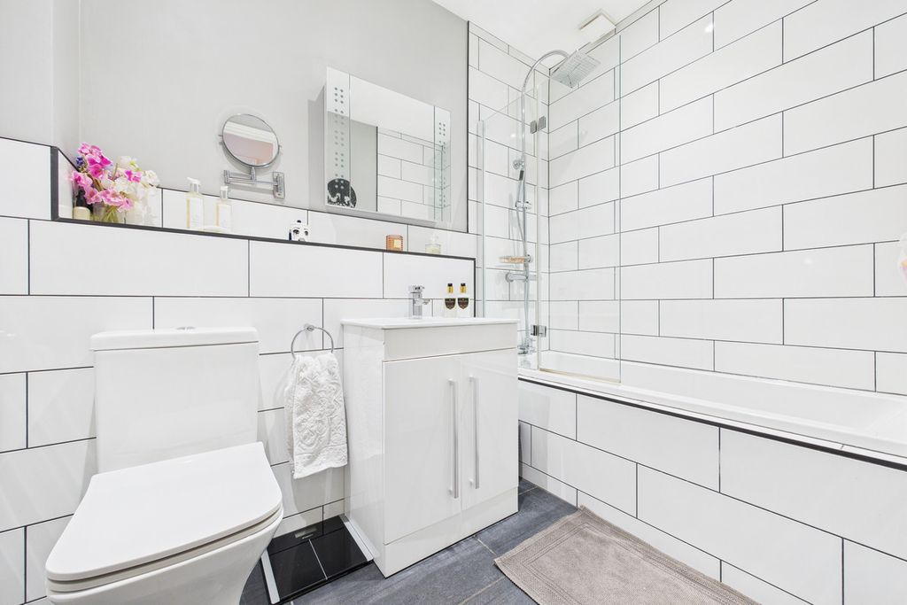 Additional image 15 of 2 bed flat for saleStationers Place, Hemel Hempstead HP3