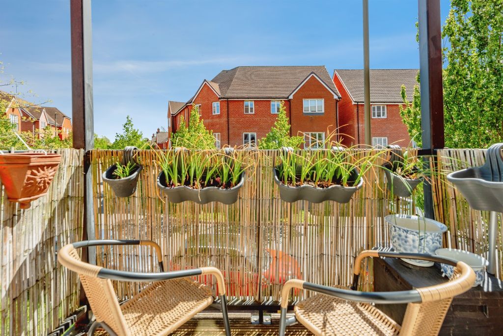 Additional image 4 of 2 bed flat for saleWebber Street, Horley RH6