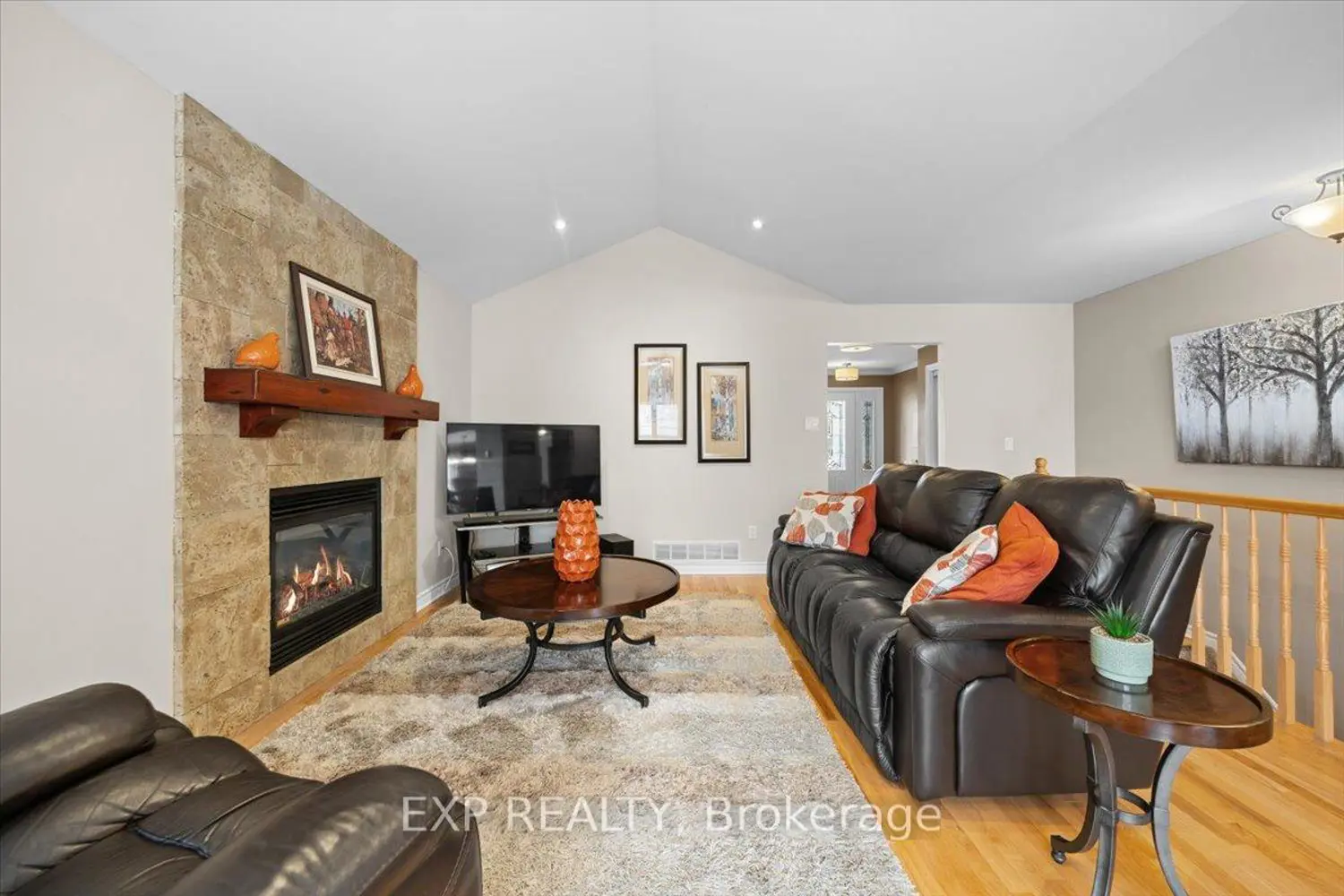 35 Honore Crescent photo 3