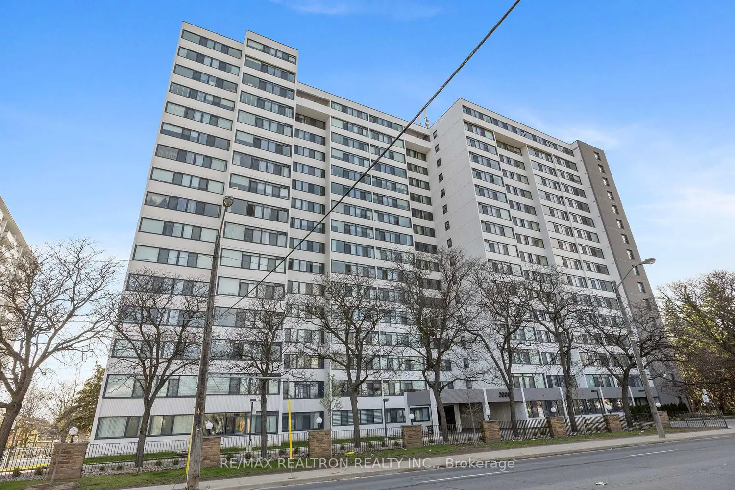 3000 Bathurst Street 908