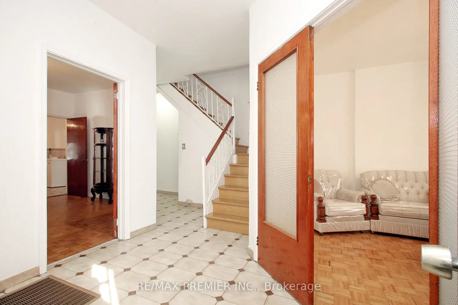172 Lauder Avenue photo 3
