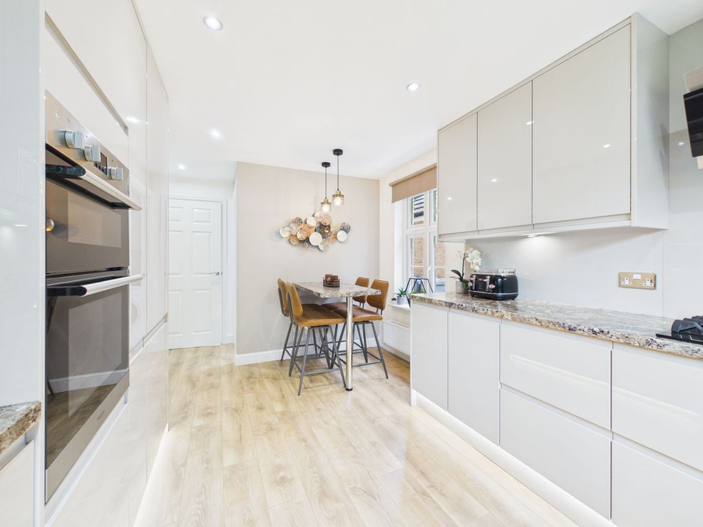 5 bed detached house for salePhilips Wynd, Hamilton ML3 photo 5