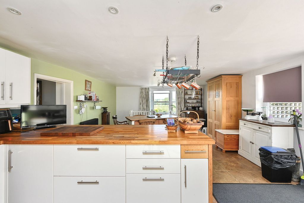 Additional image 2 of 4 bed detached house for saleNewtons Hill, Hartfield TN7