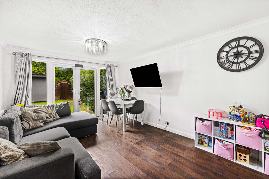 3 bed flat for saleRef: Sm - The Glebe, Horley RH6