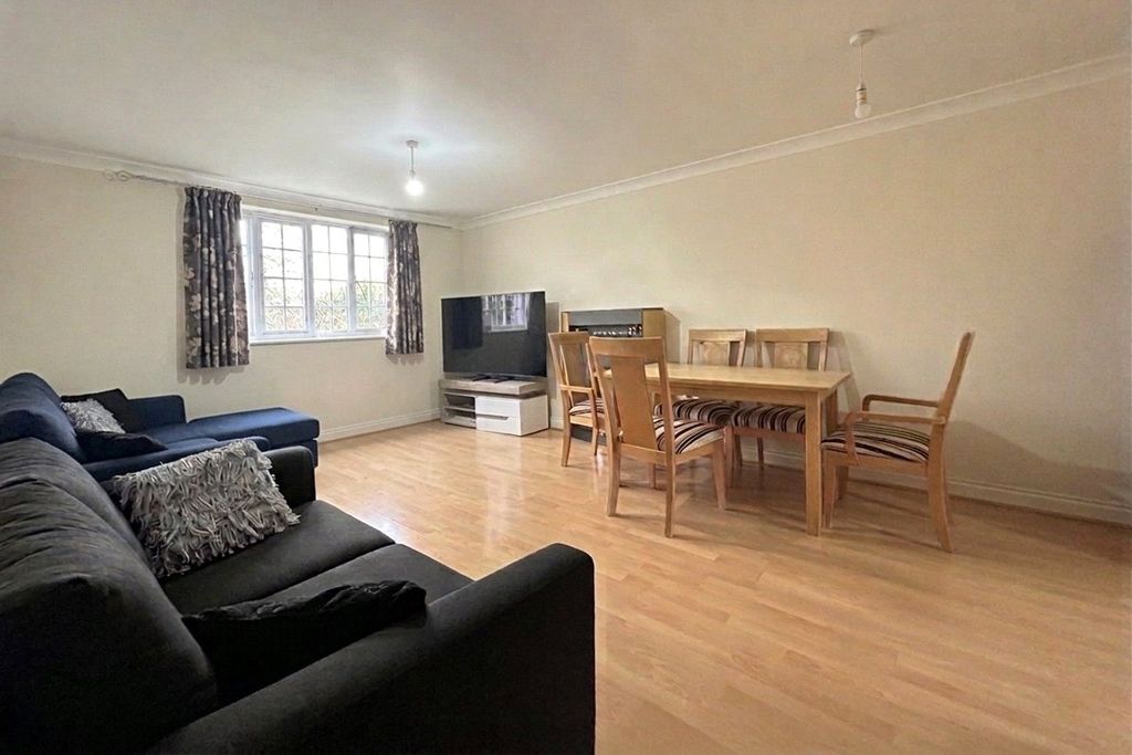 Additional image 2 of 1 bed flat for saleFoundry Close, Hook, Hampshire RG27