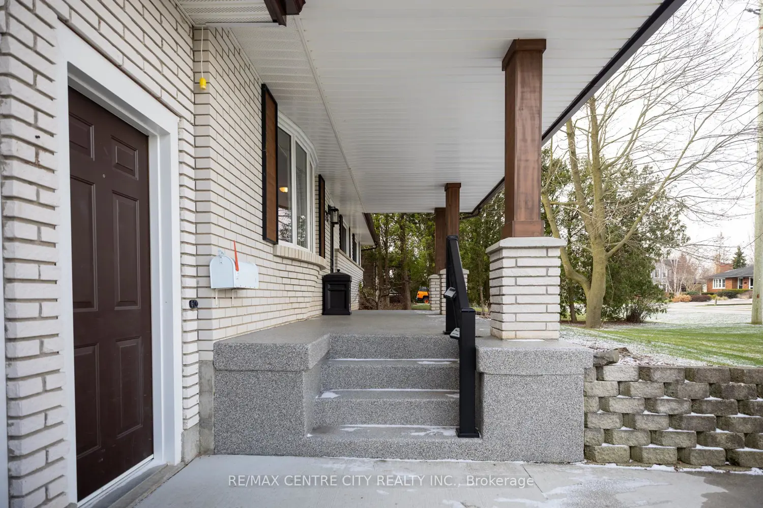 72 Elmwood Avenue photo 2