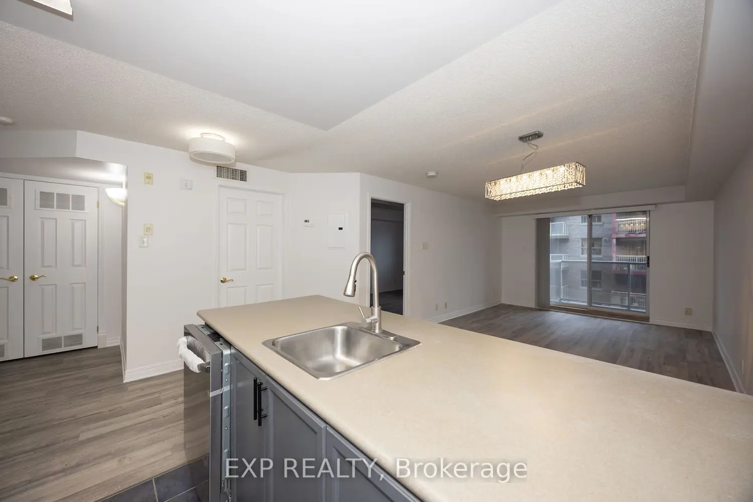 Additional image 10 of 429 Somerset Street 803