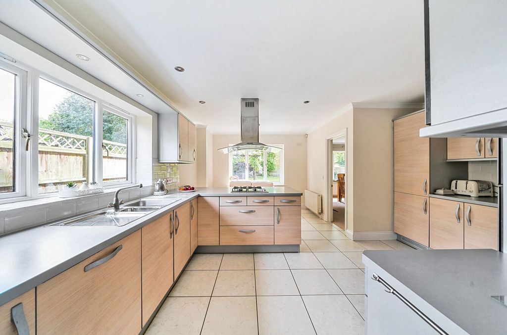 Additional image 3 of 4 bed detached house for salePembury Road, Havant PO9