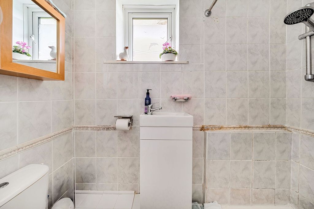 Additional image 12 of 1 bed flat for saleTower Road, Hindhead GU26