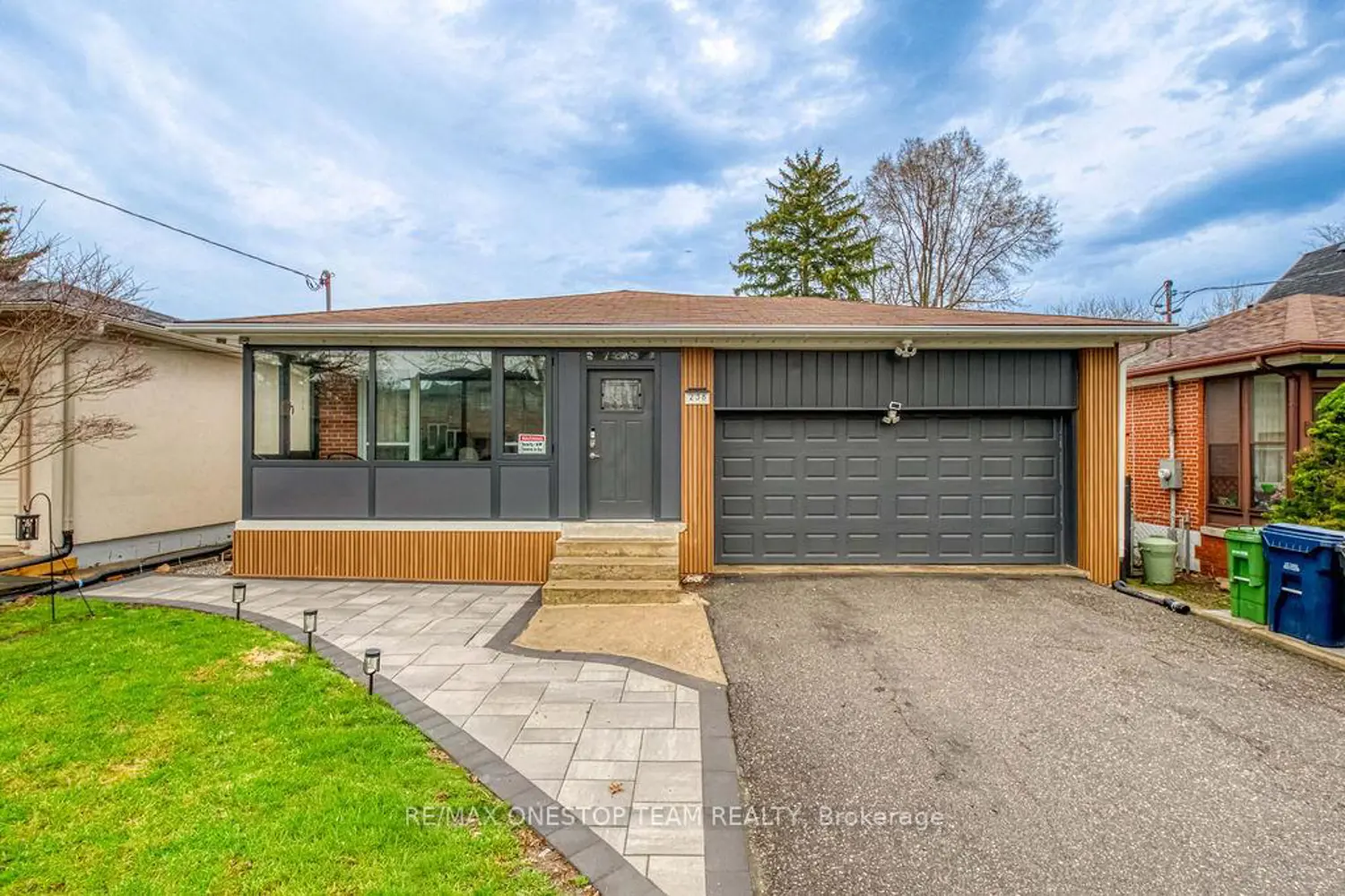 238 Dunview Avenue
