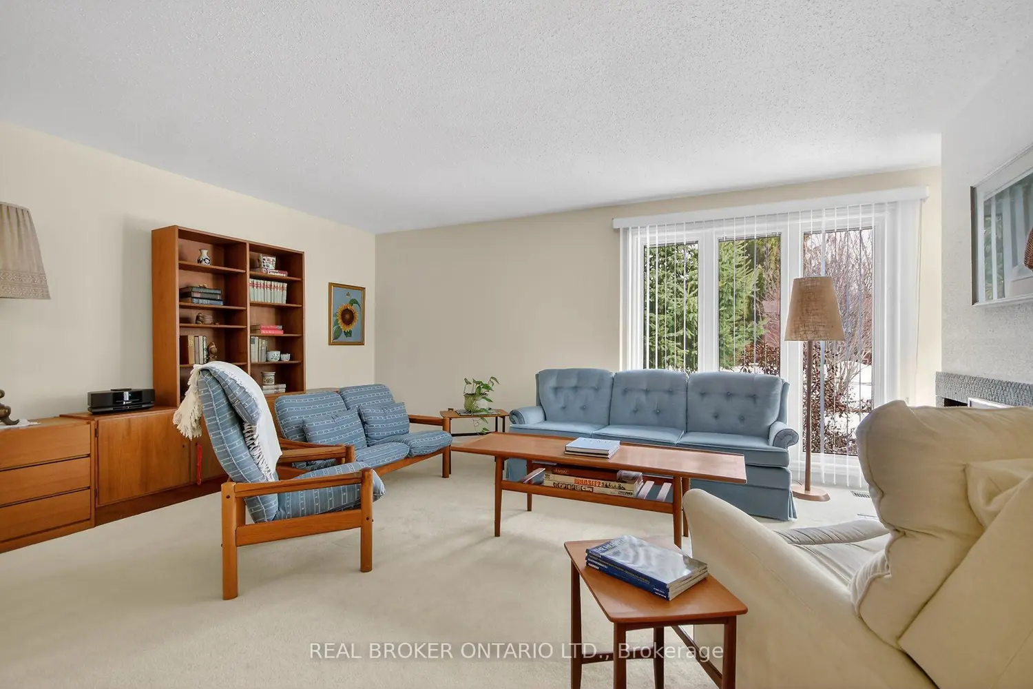 10 Amundsen Crescent photo 5