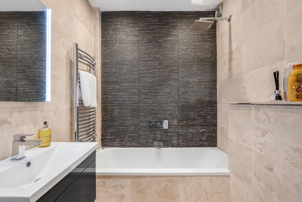 Additional image 13 of 2 bed flat for sale43 North Road, Hertford SG14