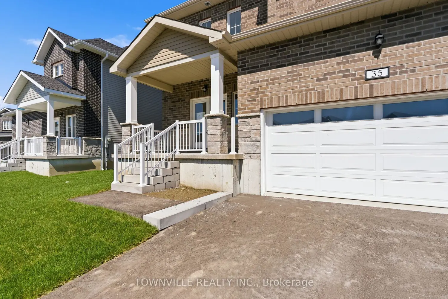 35 Bradden Crescent photo 4
