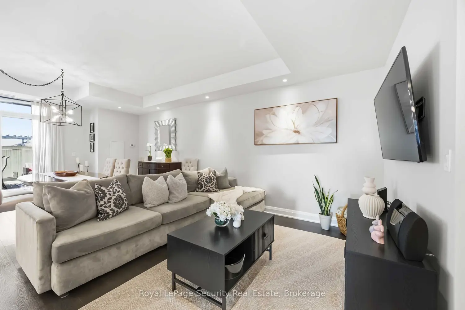 35 Fontenay Court 602 photo 3