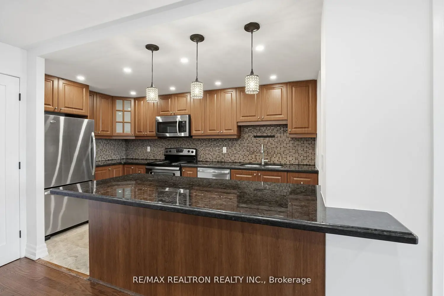 3000 Bathurst Street 601 photo 5