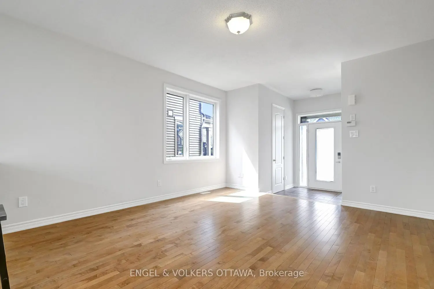 305 Lamarche Avenue photo 4