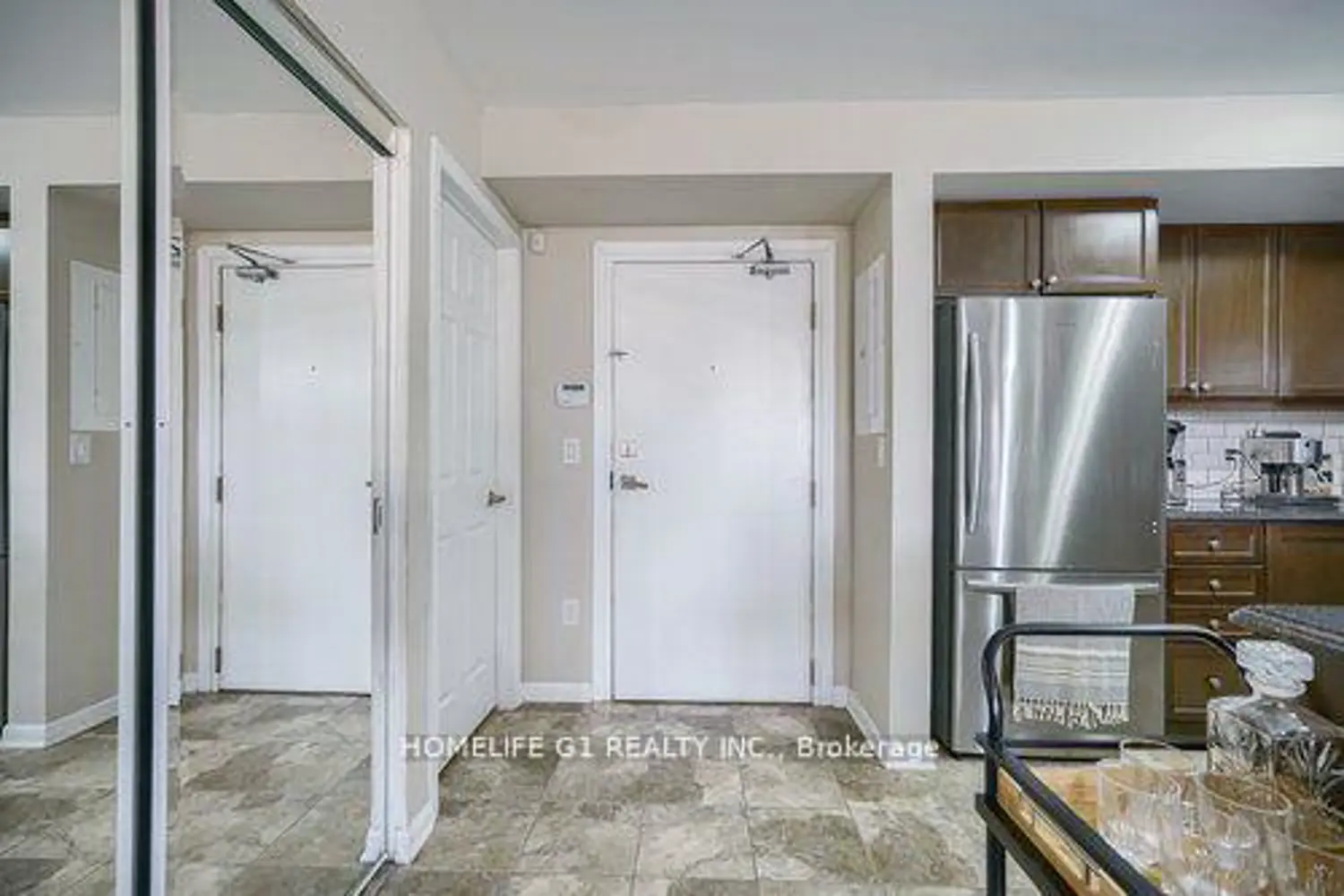 1045 Nadalin Heights 106 photo 4