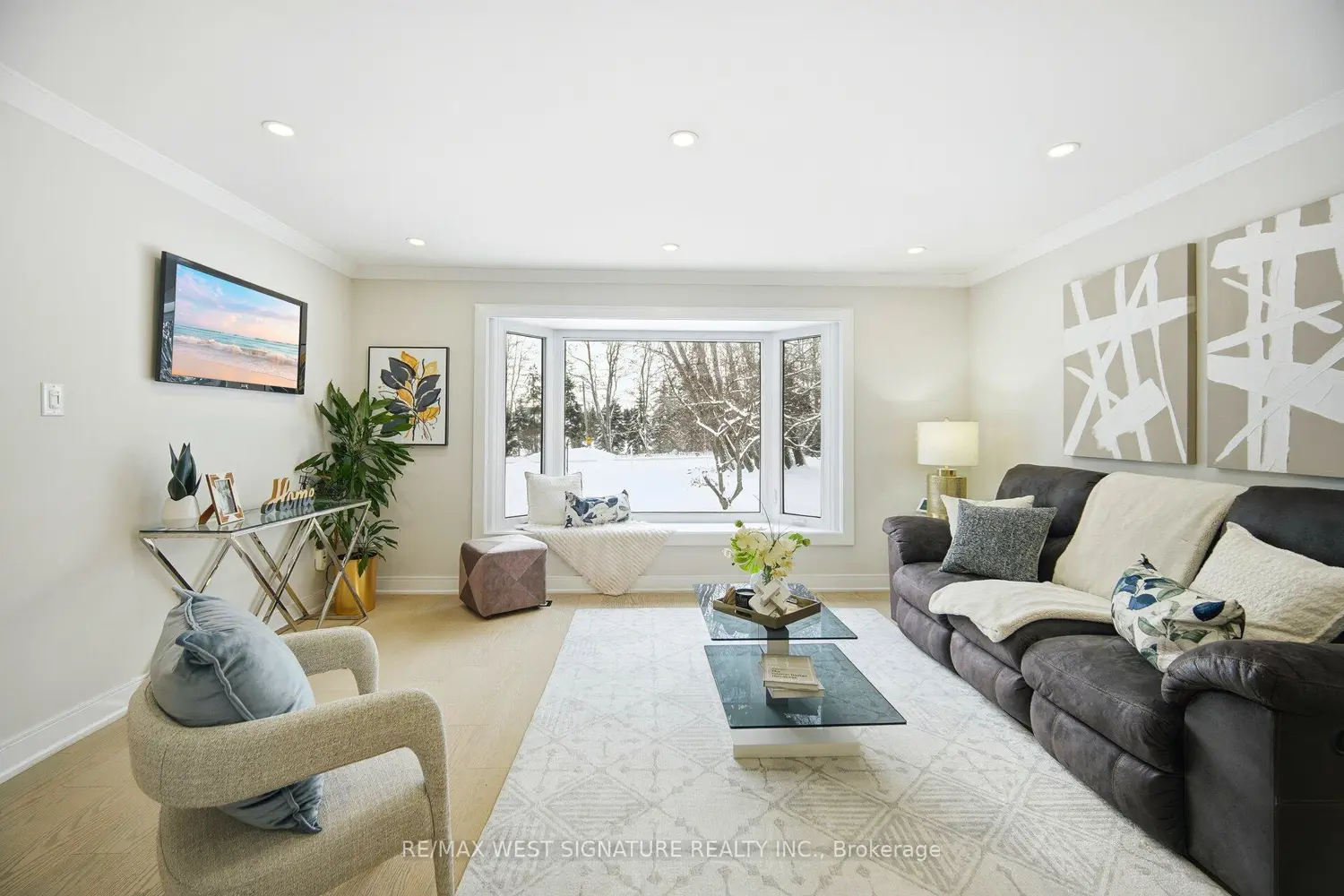 6530 Lloydtown-Aurora Road photo 2