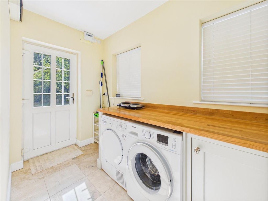 Additional image 8 of 4 bed detached house for saleSwanland Road, Hessle HU13