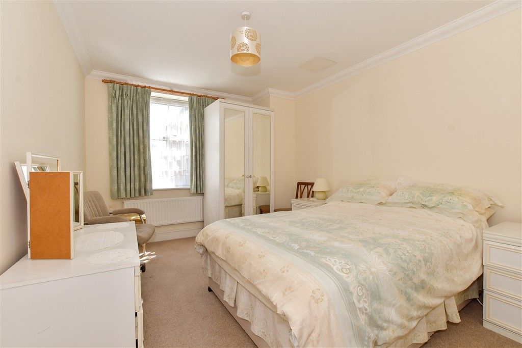 Additional image 8 of 2 bed flat for salePotters Place, Horsham, West Sussex RH12