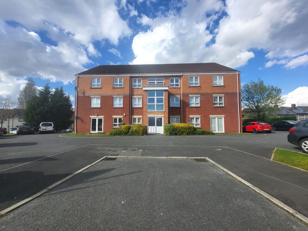 2 bed flat for saleSkiddaw Close, Manchester M24