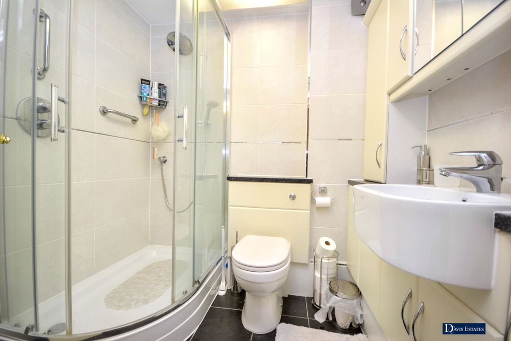 Additional image 7 of 2 bed flat for saleBuckingham Close, Emerson Park, Hornchurch RM11