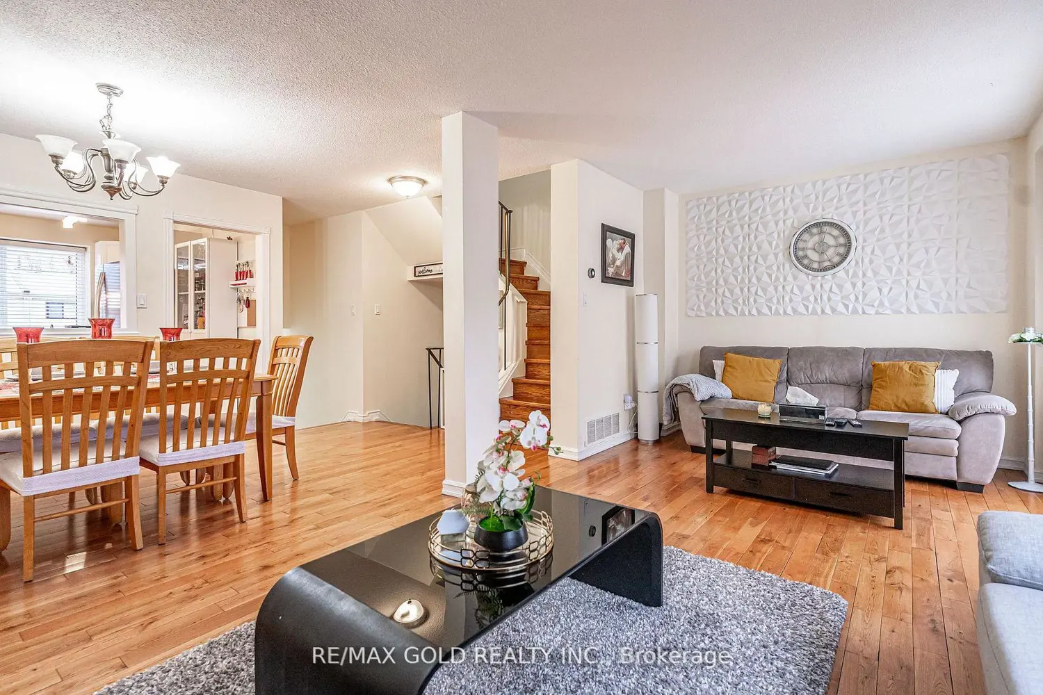 33 Guildford Crescent 33 photo 3