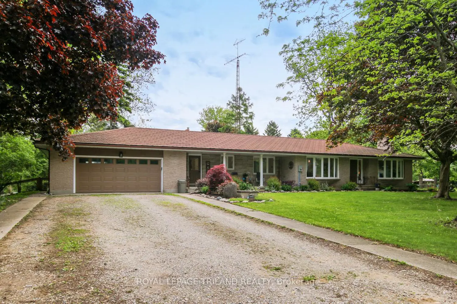 9460 Currie Road photo 2