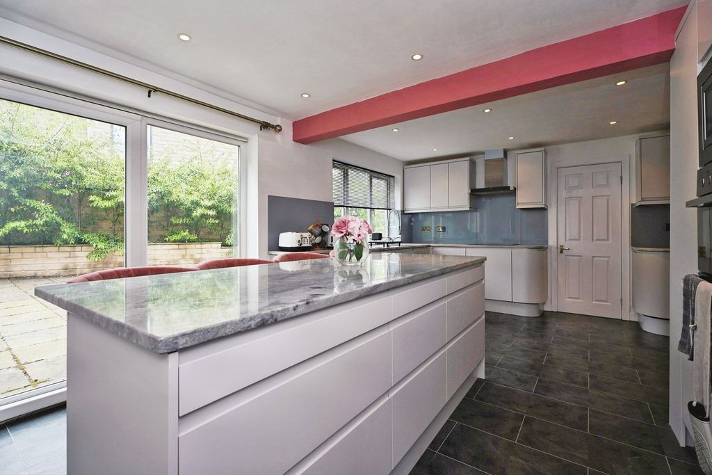 Additional image 9 of 5 bed detached house for saleBroomfield Avenue, Halifax HX3