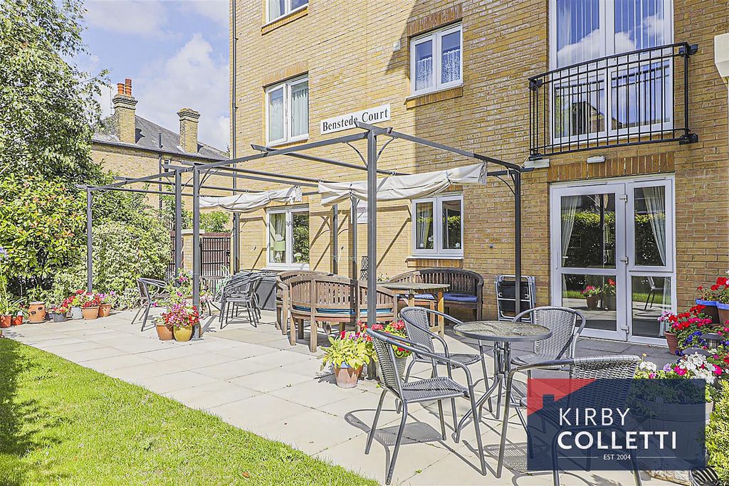 Additional image 15 of 2 bed flat for saleBrocket Road, Hoddesdon EN11