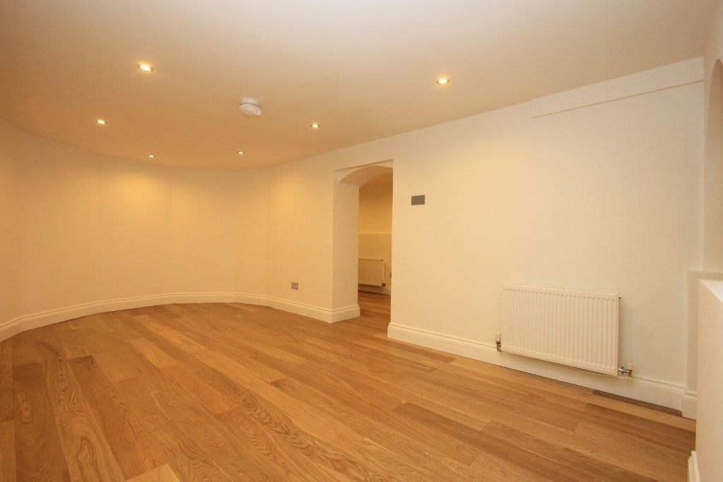 Additional image 10 of 3 bed flat for saleLeyton Road, Harpenden AL5