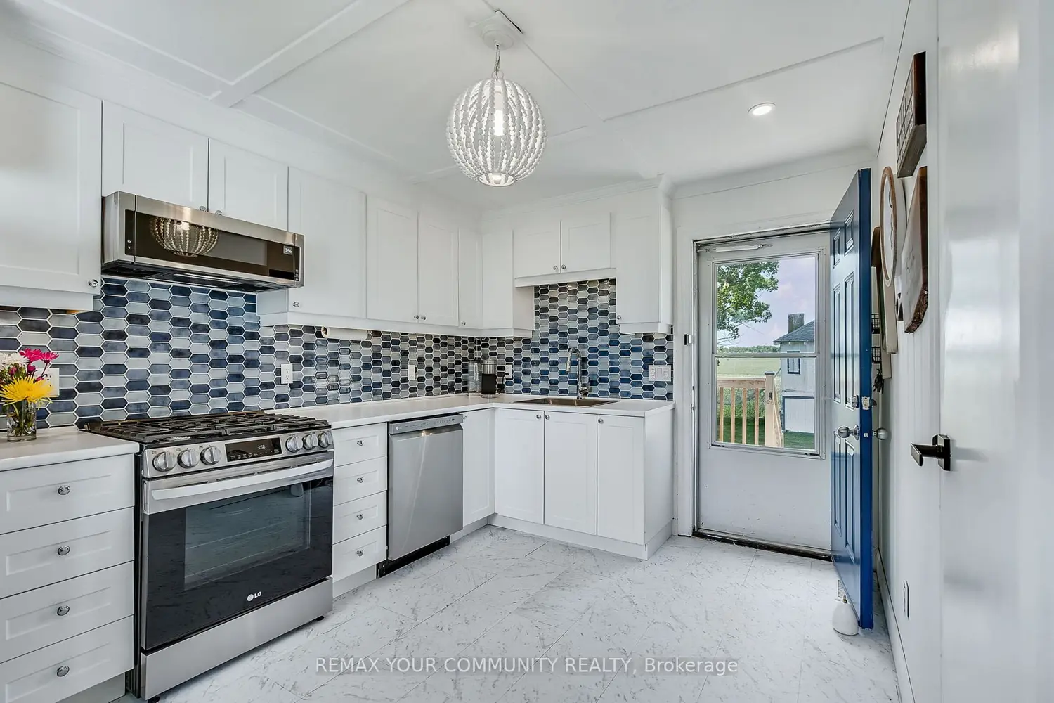 33 Fairwell Avenue photo 5