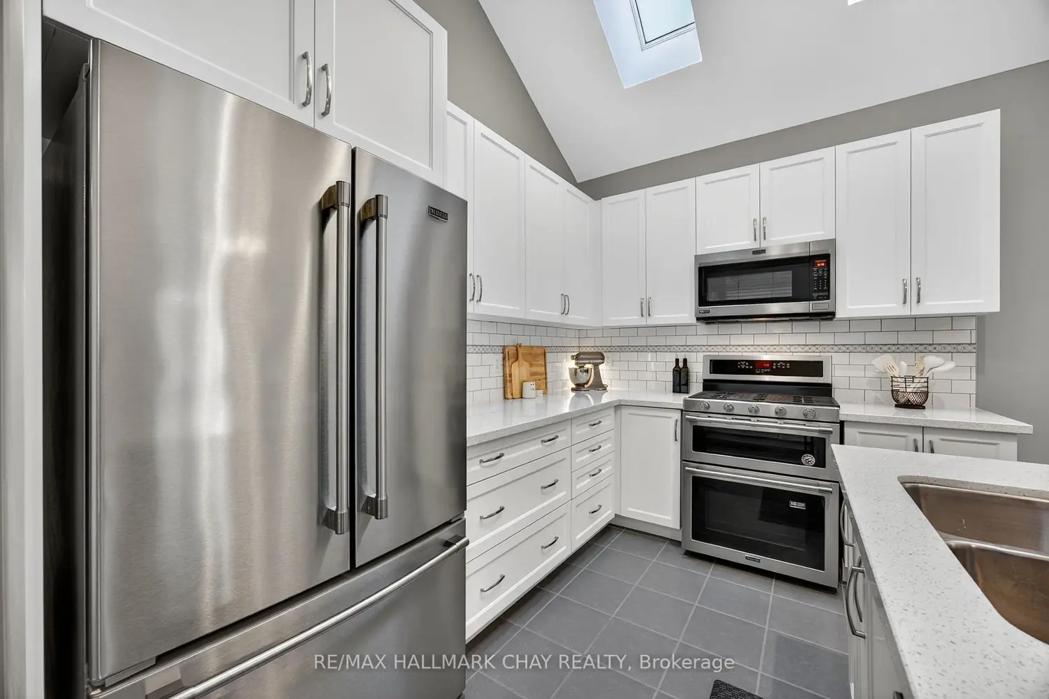 63 Summerhill Drive photo 3