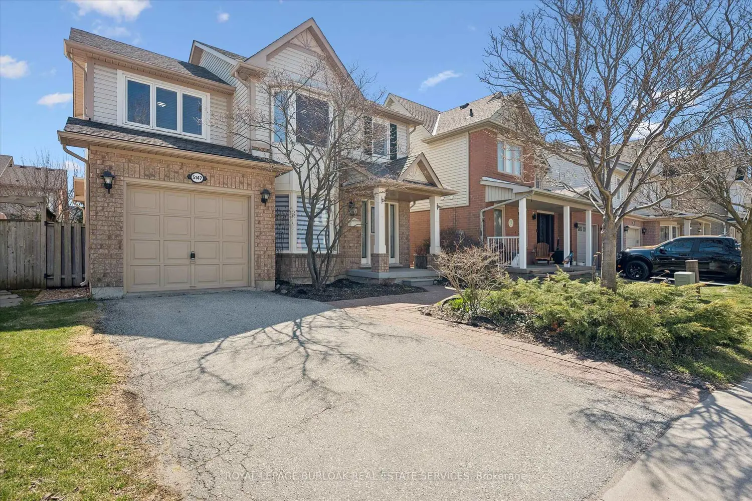 5147 Ravine Crescent photo 3