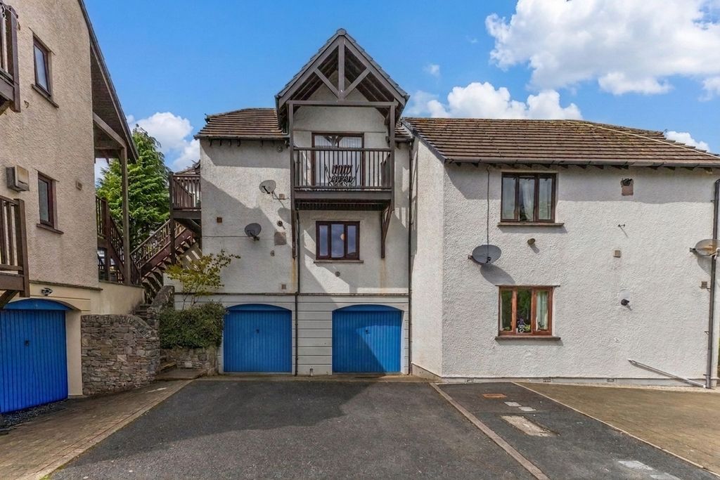 Additional image 3 of 2 bed flat for sale17 Howe Gardens, Kendal LA9