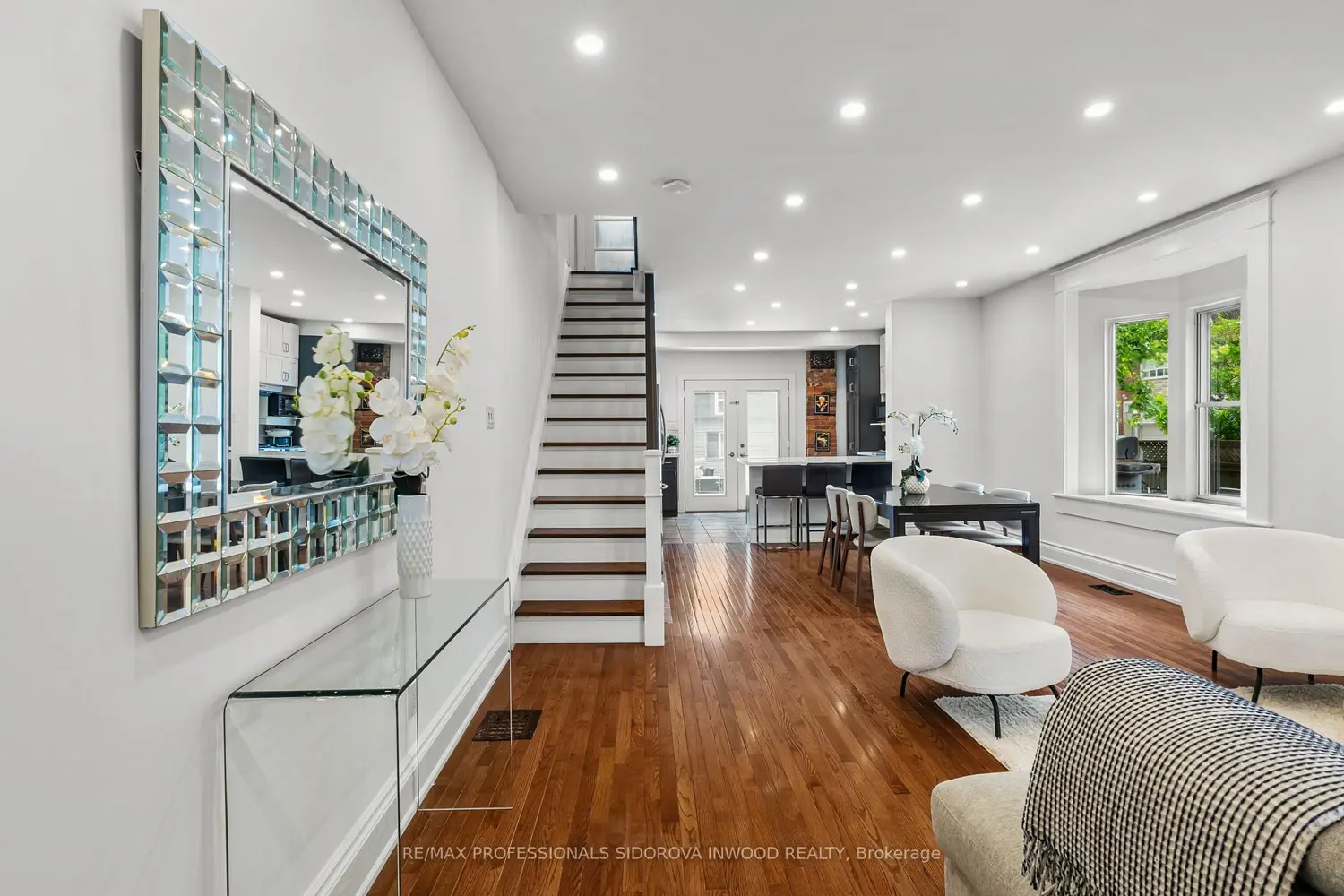 224 Gilmour Avenue photo 2