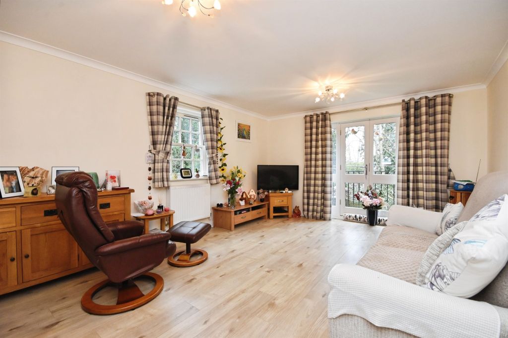 2 bed flat for saleBeridge Mews, Halstead CO9 photo 3