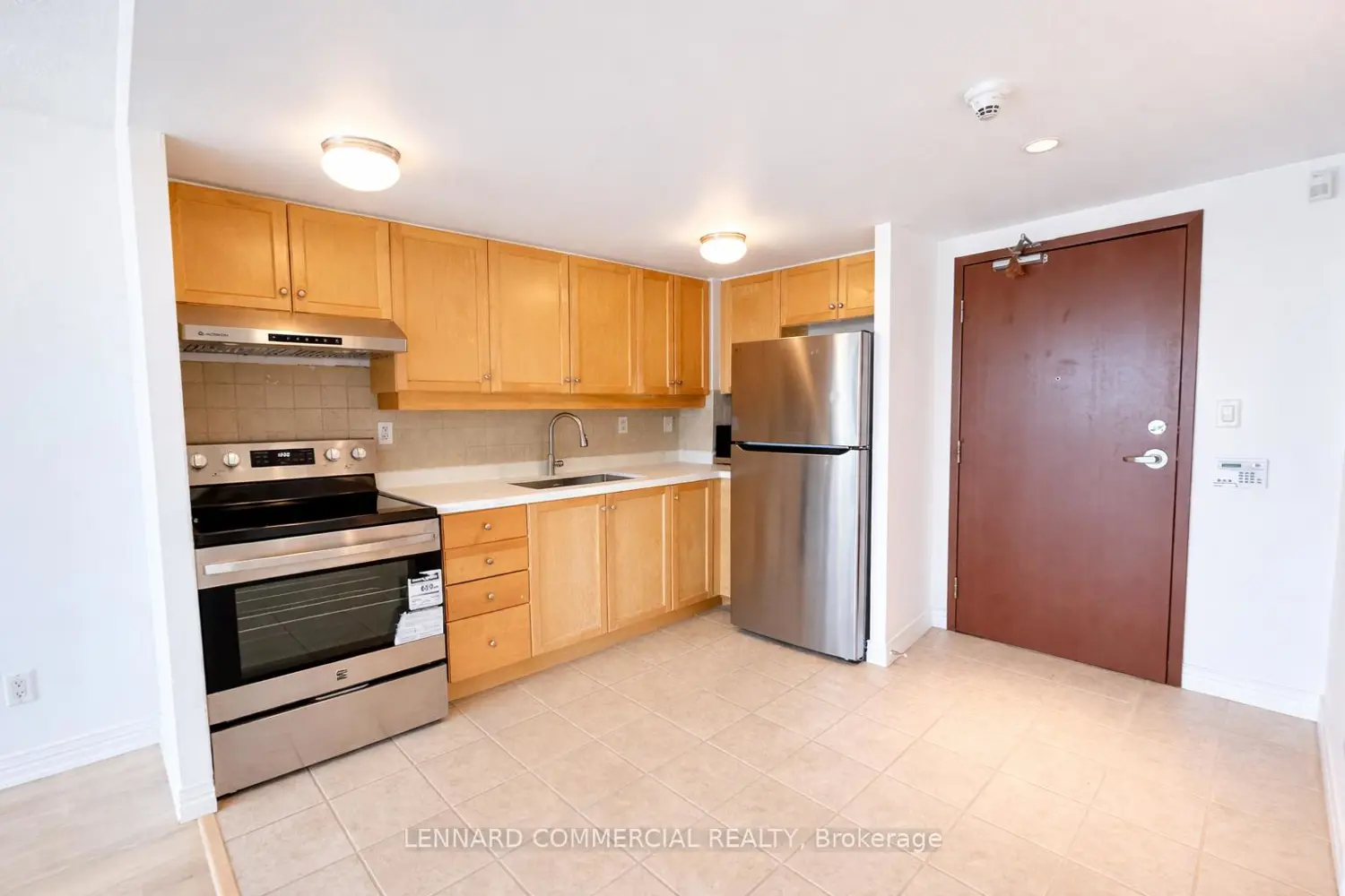 90 Scottfield Drive 816 photo 4