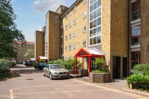 Esher Gardens, Inner Park Road, Wimbledon SW19