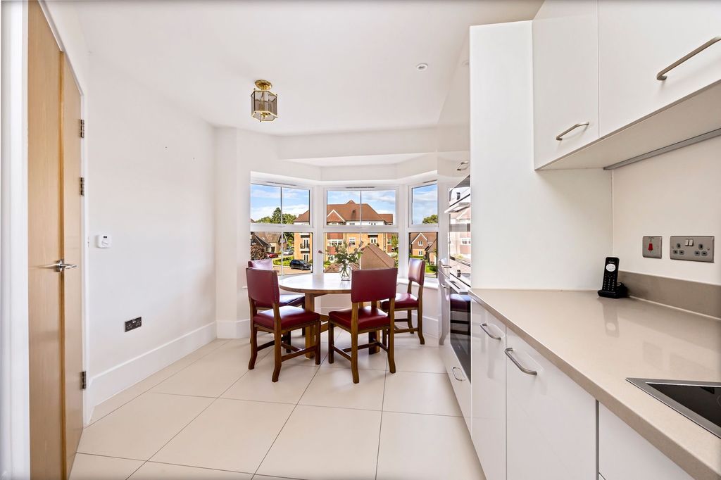 Additional image 7 of 2 bed flat for saleDurrants Drive, Faygate RH12